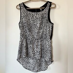 🎉4/30$🎉 Ripe Black & White Asymmetrical Sleeveless Tank – Medium 🖤🤍